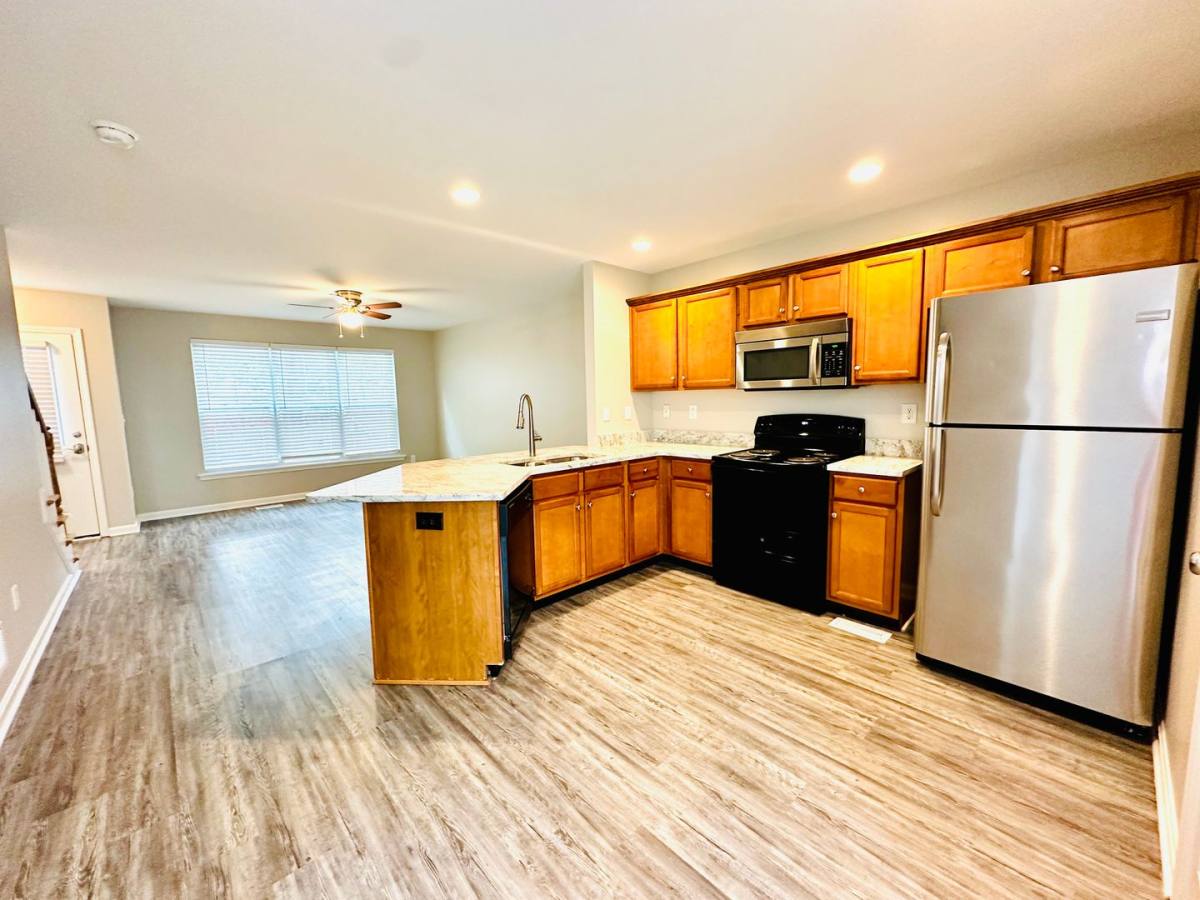 Apartment for rent at 102 Weist Place, Louisville, KY 40206