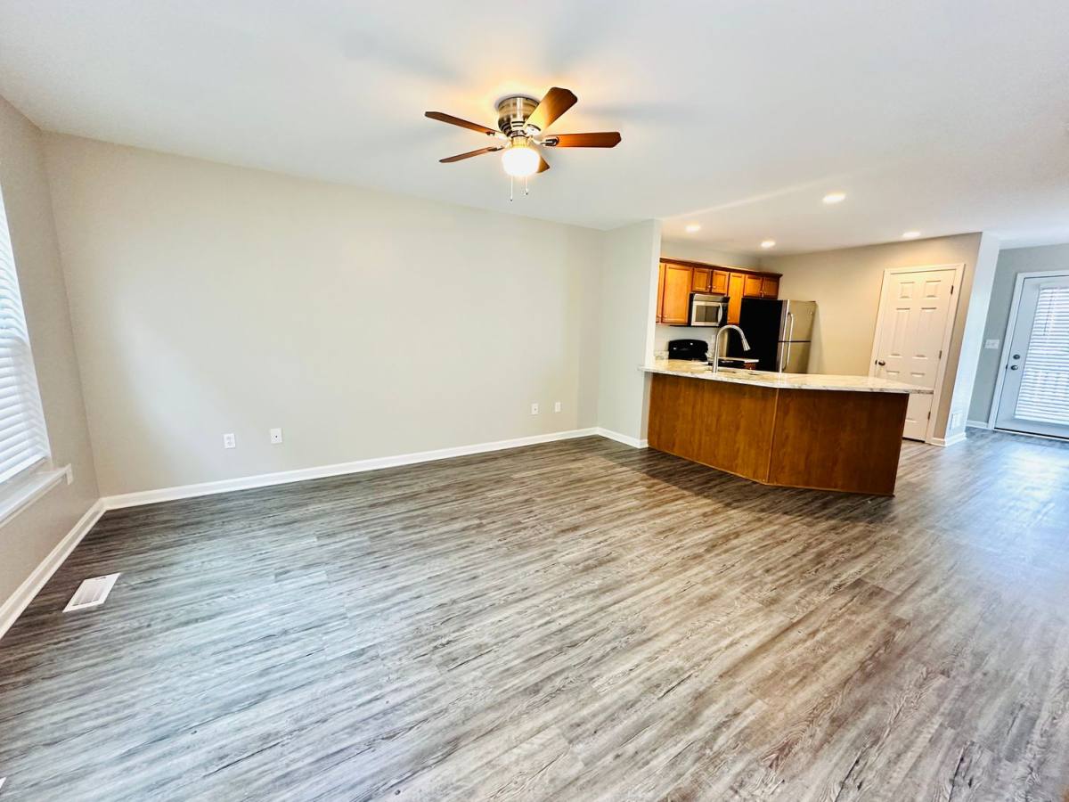 Apartment for rent at 102 Weist Place, Louisville, KY 40206