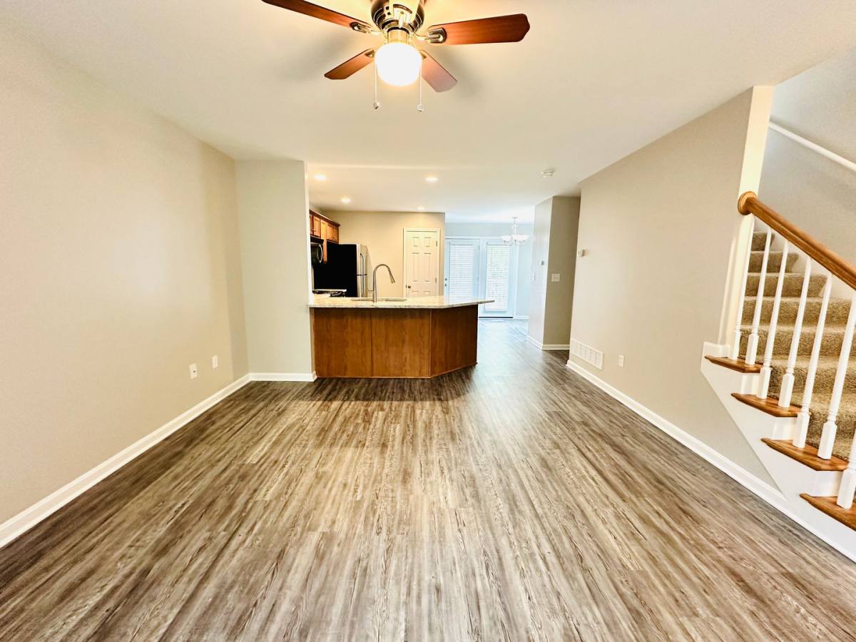 Apartment for rent at 102 Weist Place, Louisville, KY 40206