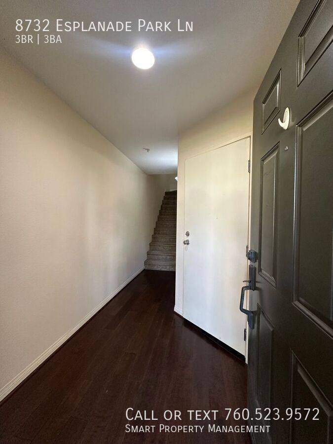 Townhouse for rent at 8732 Esplanade Park Lane, San Diego, CA 92123