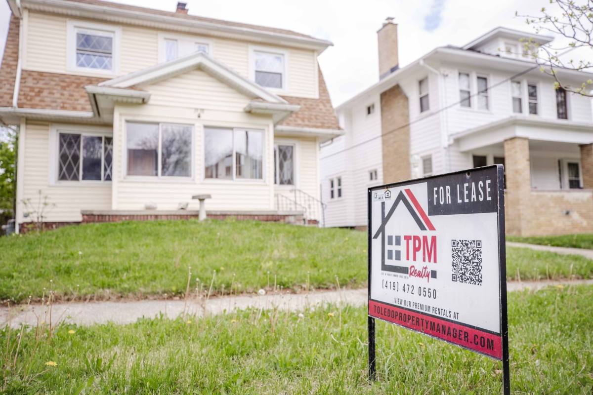 House for rent at 1938 Fernwood Ave, Toledo, OH 43607