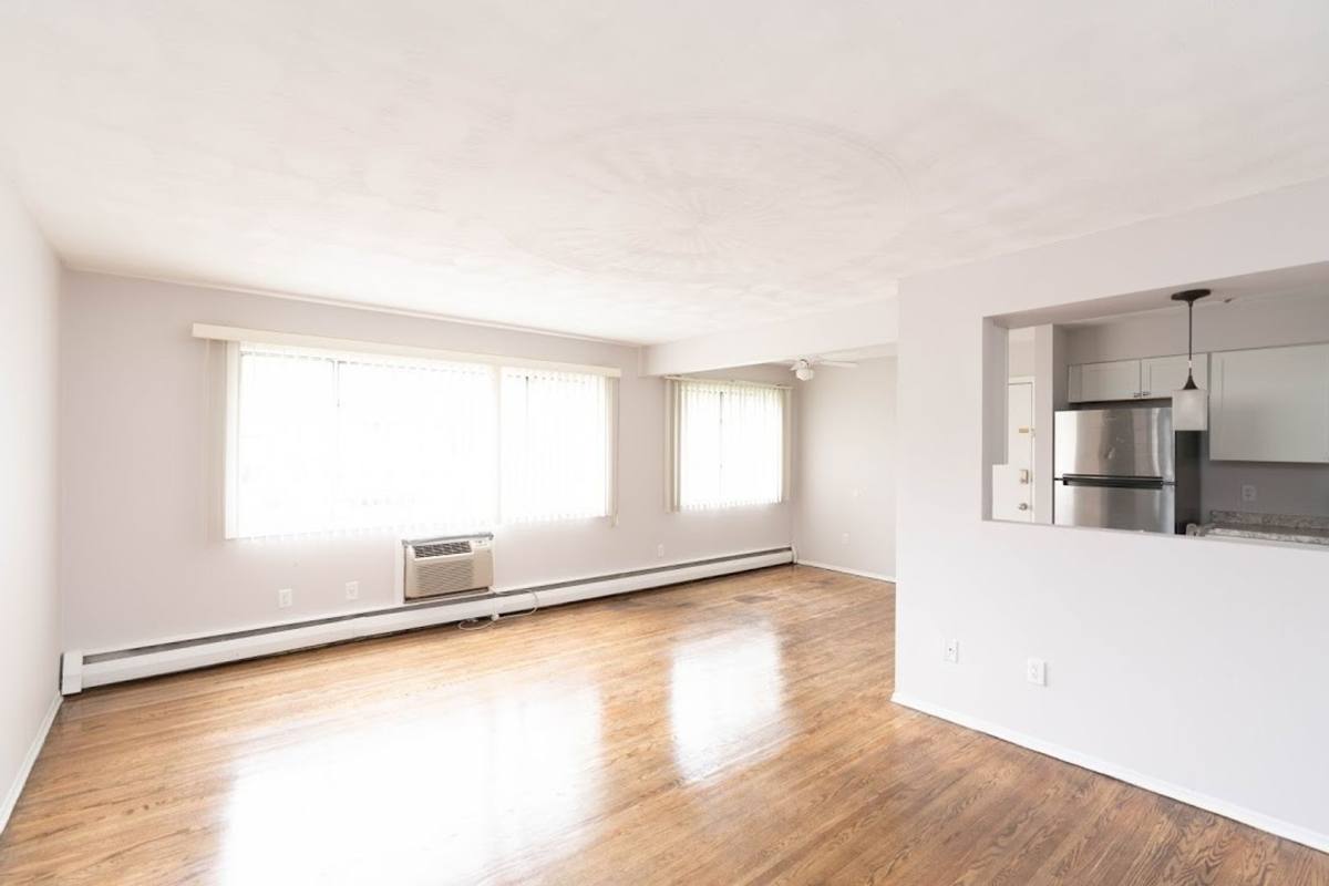 Apartment for rent at 154 Woodhill Dr #1, Rochester, NY 14616