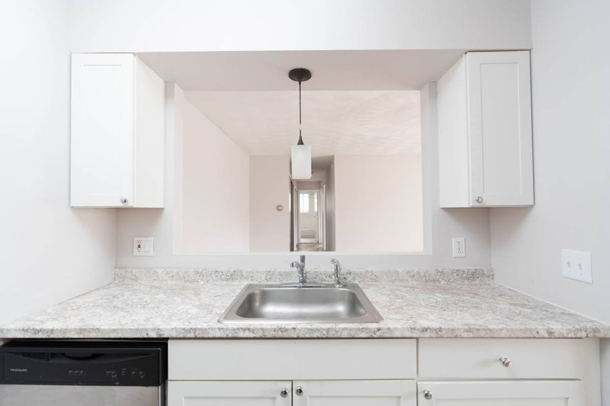 Apartment for rent at 154 Woodhill Dr #1, Rochester, NY 14616