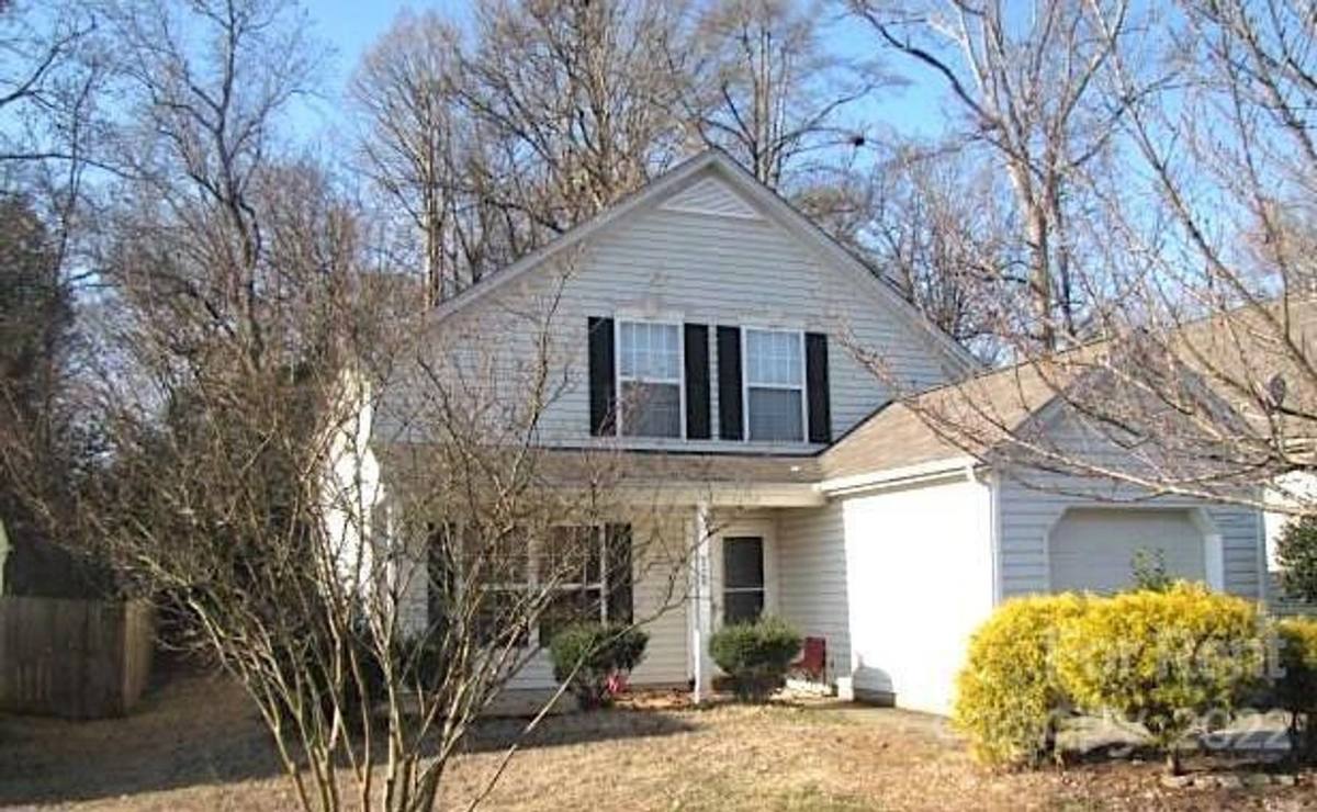House for rent at 129 Winding Canyon Dr, Charlotte, NC 28214
