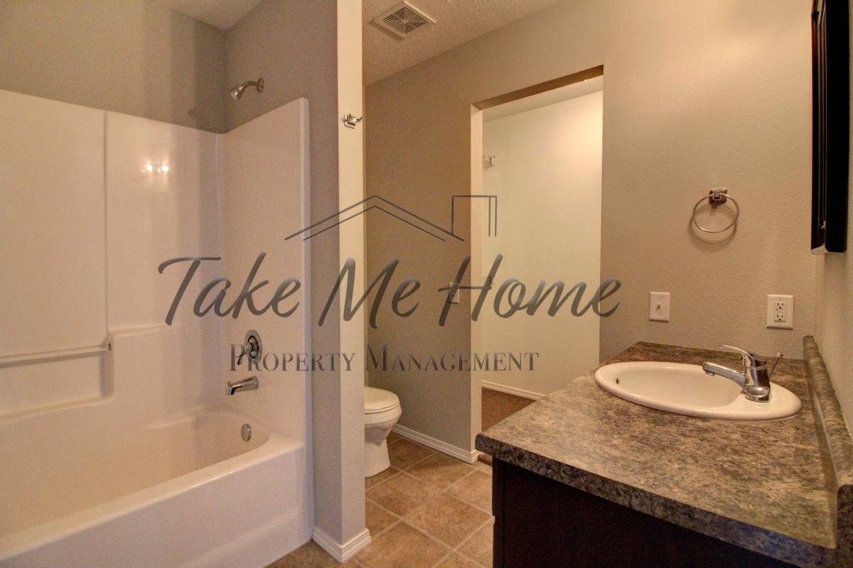House for rent at 1062 S Strasbourg, Springfield, MO 65802