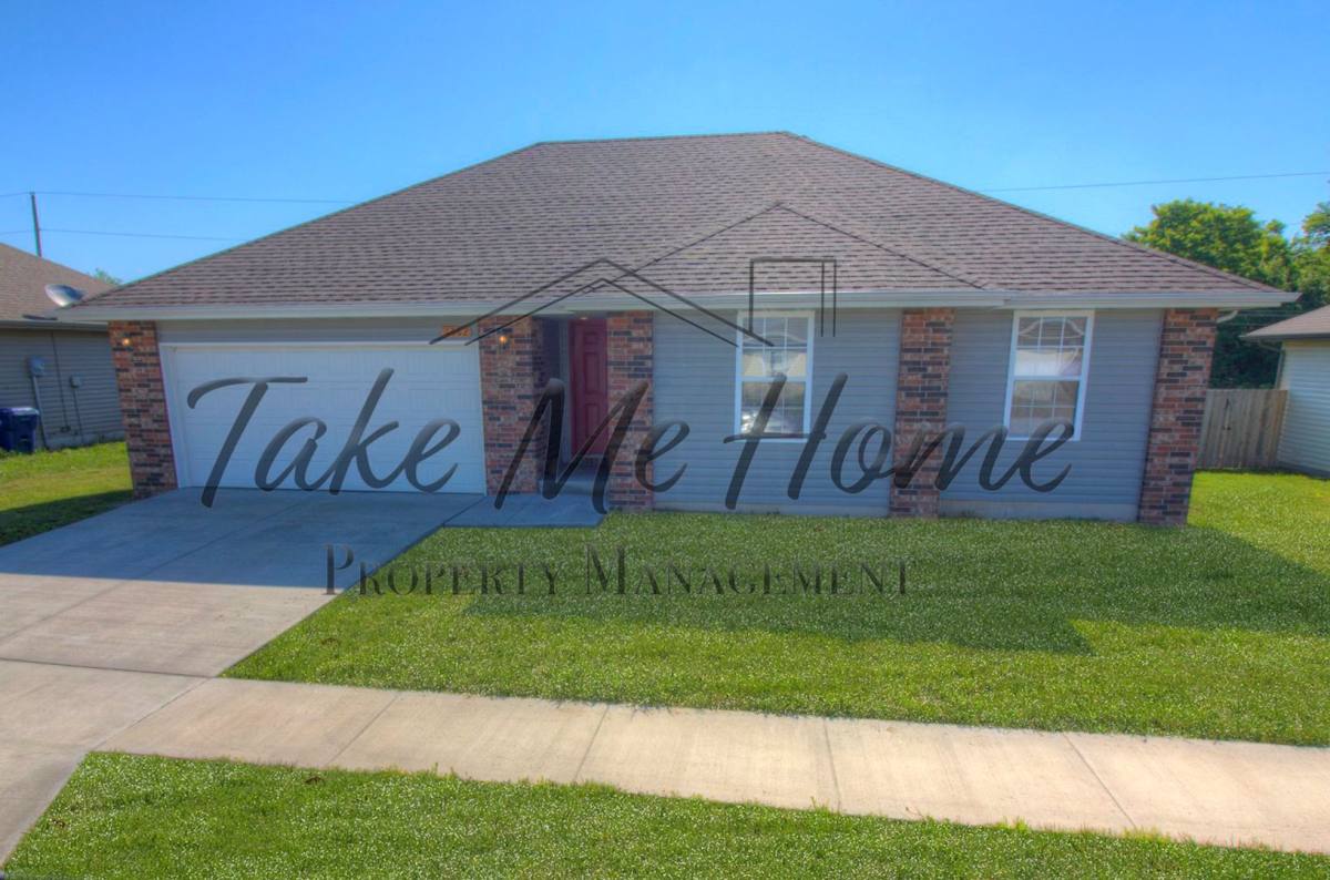 House for rent at 1062 S Strasbourg, Springfield, MO 65802