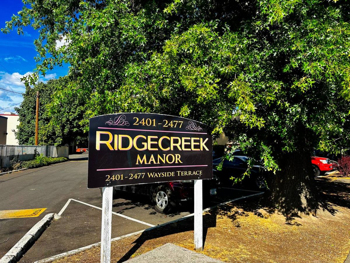 Apartment for rent at 2477 Wayside Terrace NE, Salem, OR 97301