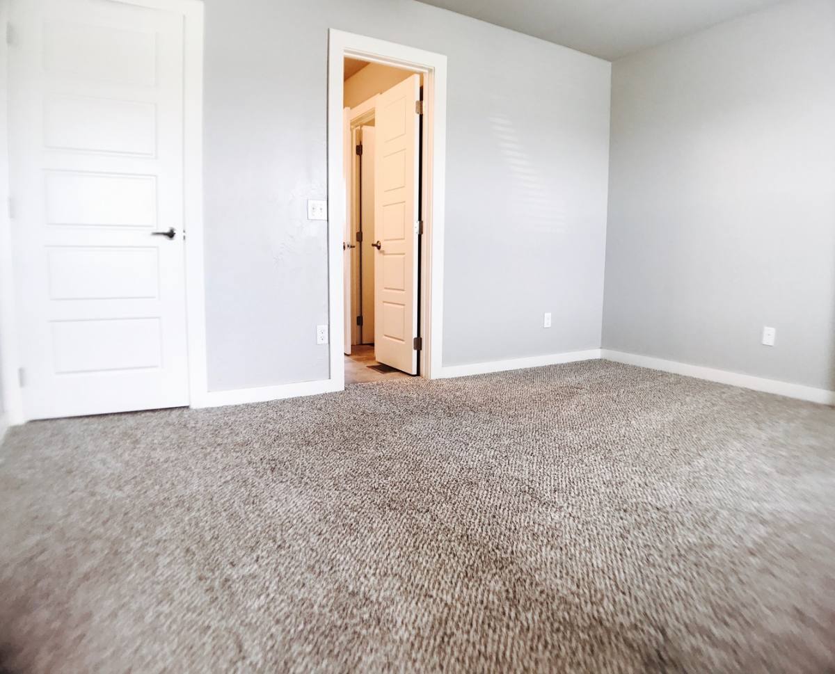 Apartment for rent at 9301 N County Line Rd, Yukon, OK 73099
