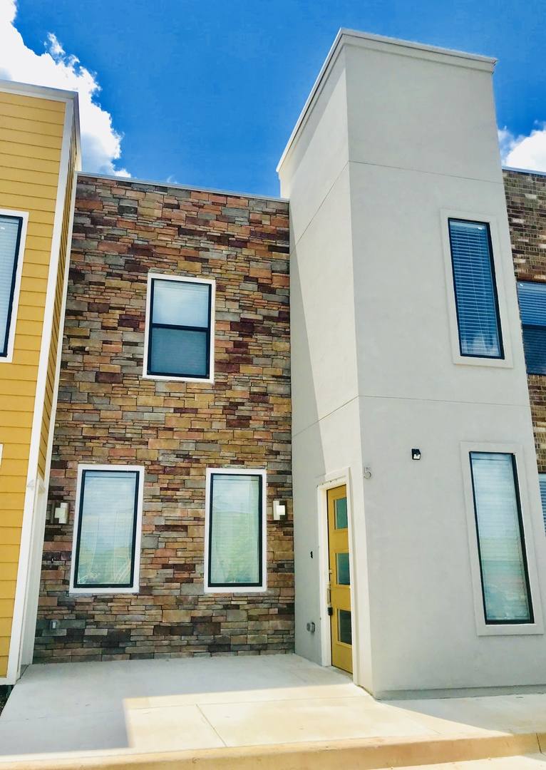 Apartment for rent at 9301 N County Line Rd, Yukon, OK 73099