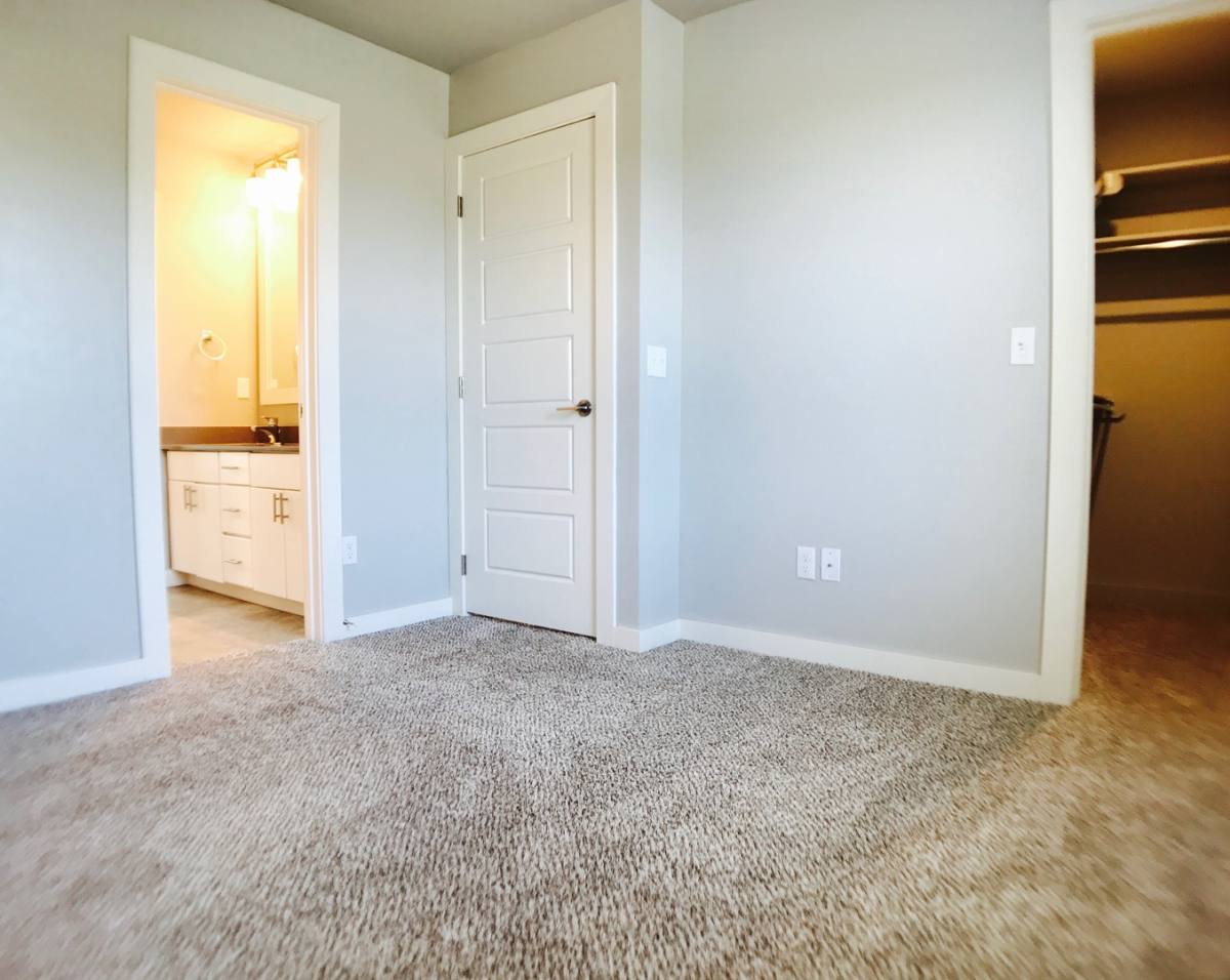Apartment for rent at 9301 N County Line Rd, Yukon, OK 73099