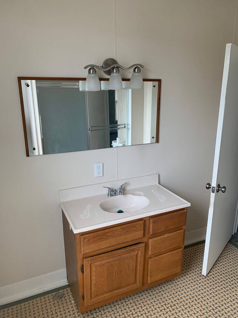 Apartment for rent at 2320 Prince St, Dubuque, IA 52001
