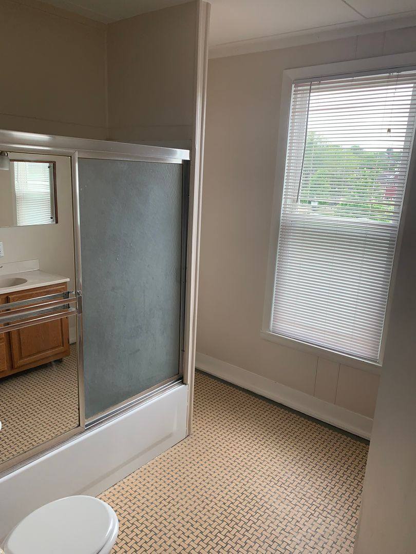 Apartment for rent at 2320 Prince St, Dubuque, IA 52001