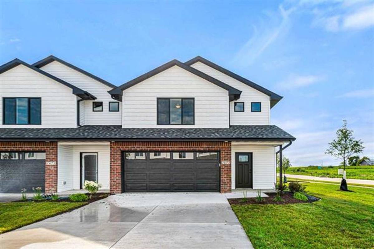 Townhouse for rent at 1634 Aspen Court, North Liberty, IA 52317