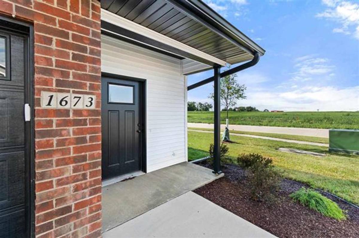 Townhouse for rent at 1634 Aspen Court, North Liberty, IA 52317