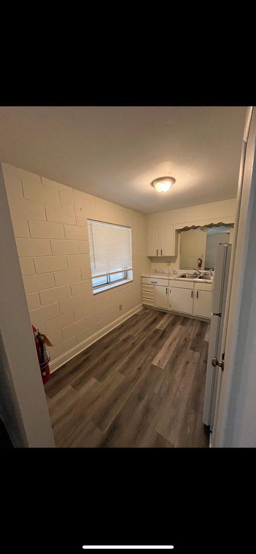 Apartment for rent at 1528 6th Ave, Huntington, WV 25701