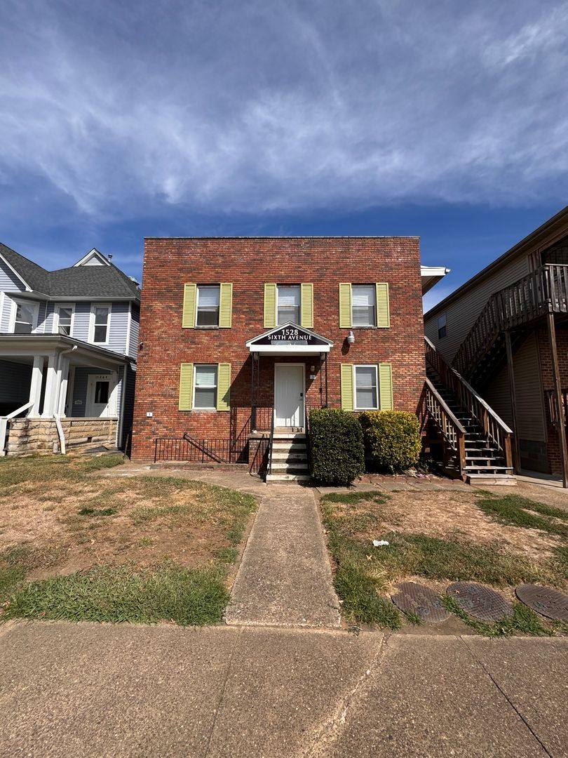 Apartment for rent at 1528 6th Ave, Huntington, WV 25701