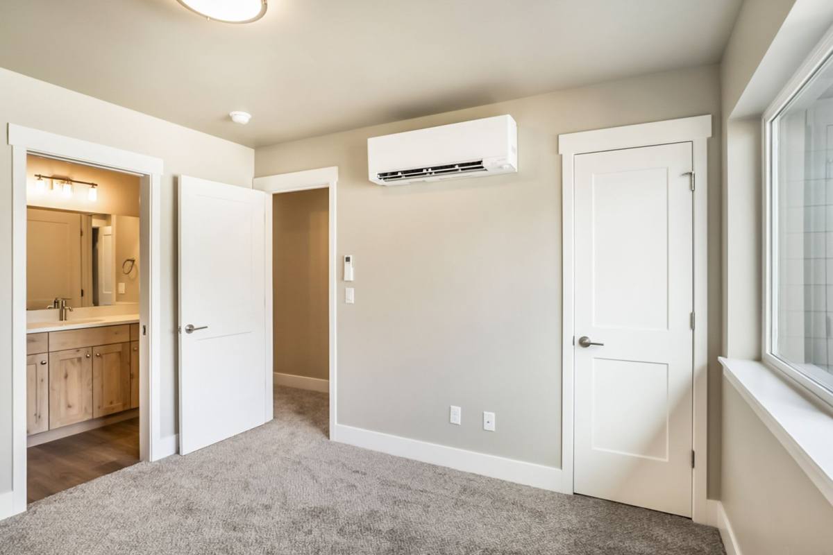Townhouse for rent at 63270 NW Ski Lane, Bend, OR 97703