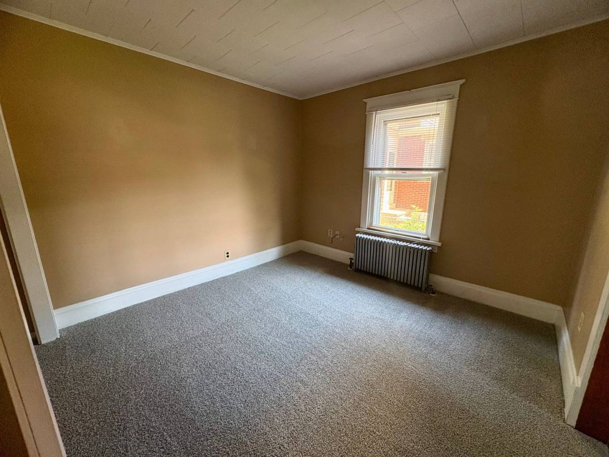 Apartment for rent at 40 W Caracas Ave, Hershey, PA 17033