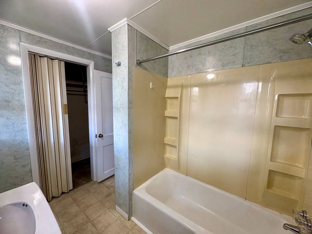Apartment for rent at 40 W Caracas Ave, Hershey, PA 17033