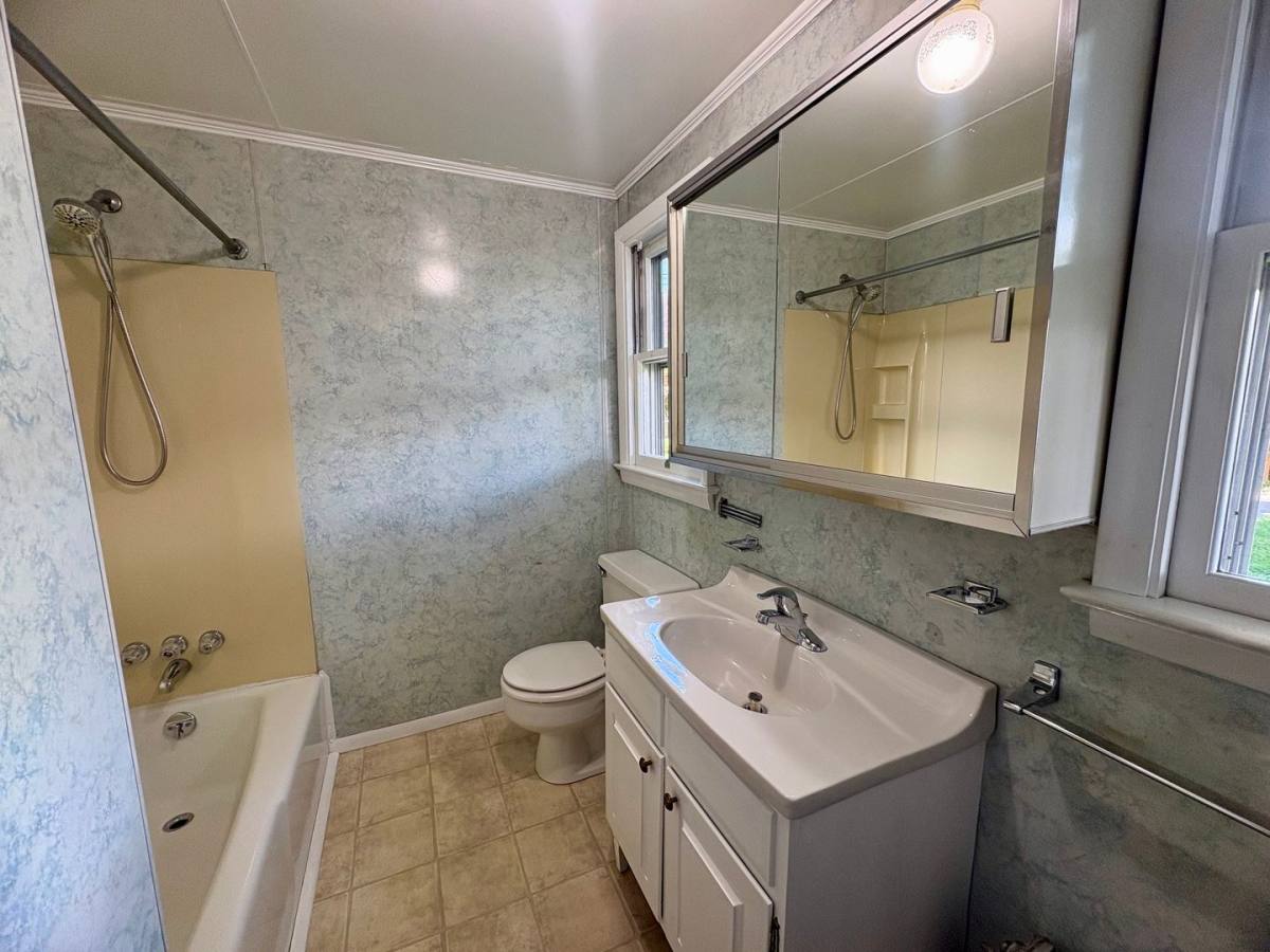 Apartment for rent at 40 W Caracas Ave, Hershey, PA 17033