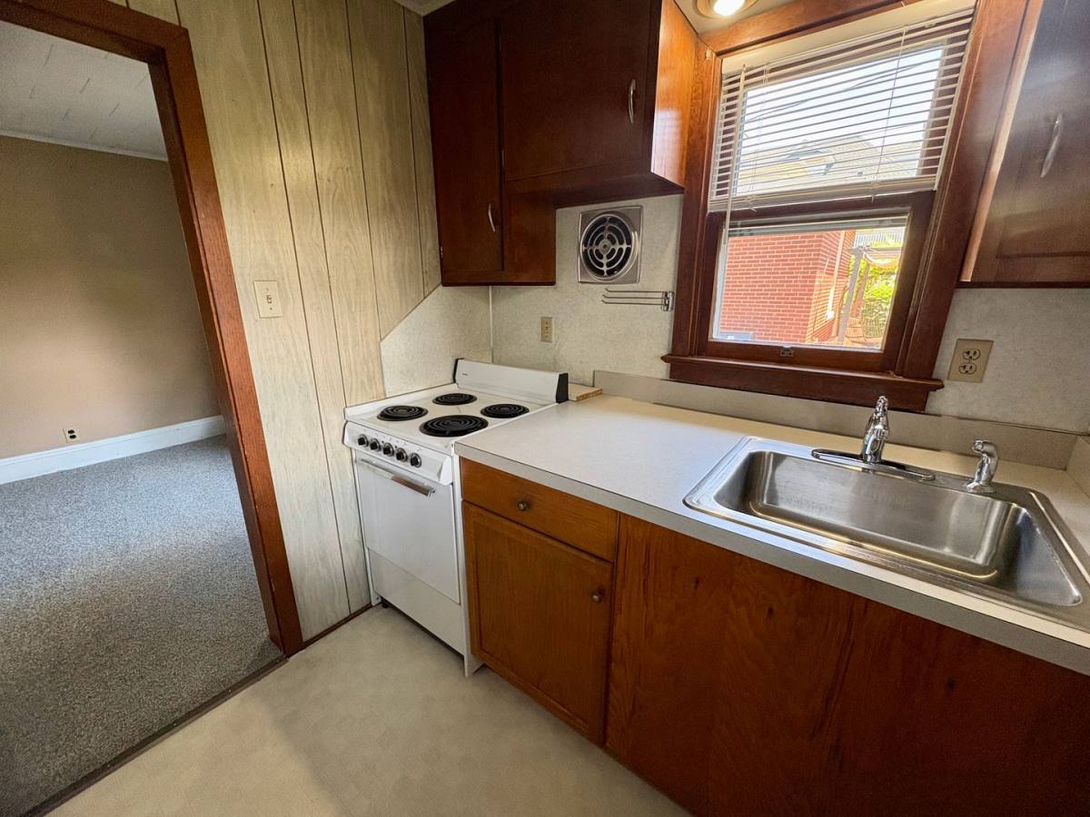 Apartment for rent at 40 W Caracas Ave, Hershey, PA 17033