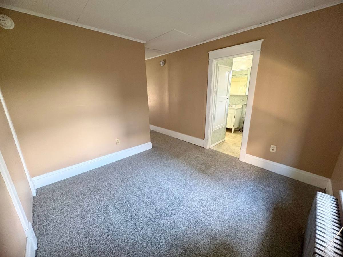 Apartment for rent at 40 W Caracas Ave, Hershey, PA 17033