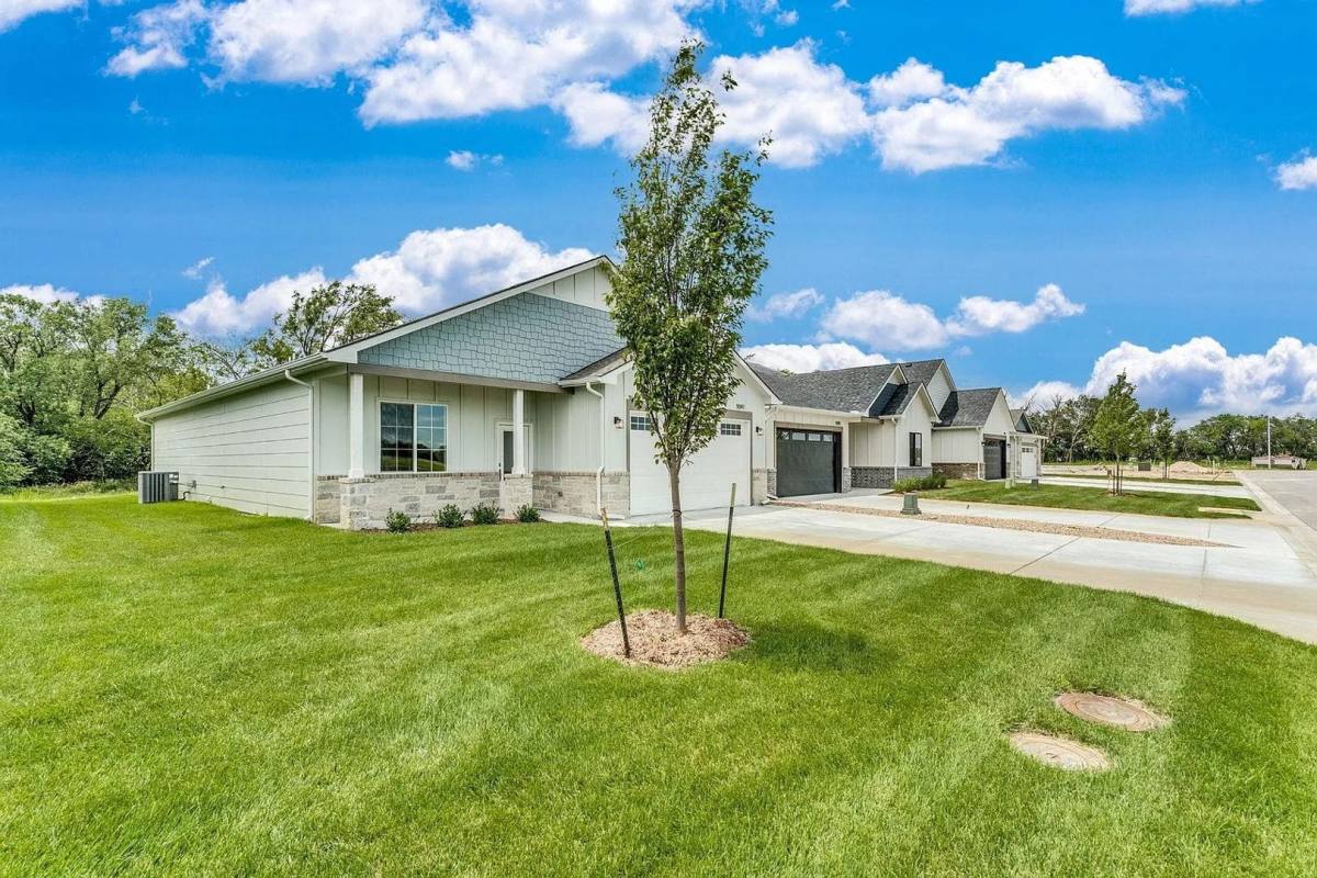 Apartment for rent at 5591 N Wandering Way, Maize, KS 67101