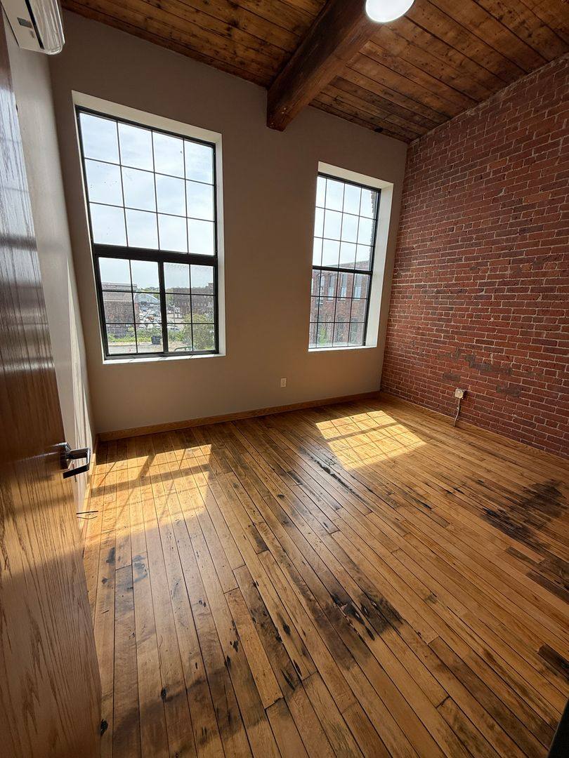 Apartment for rent at 70 Webster St, Worcester, MA 01603