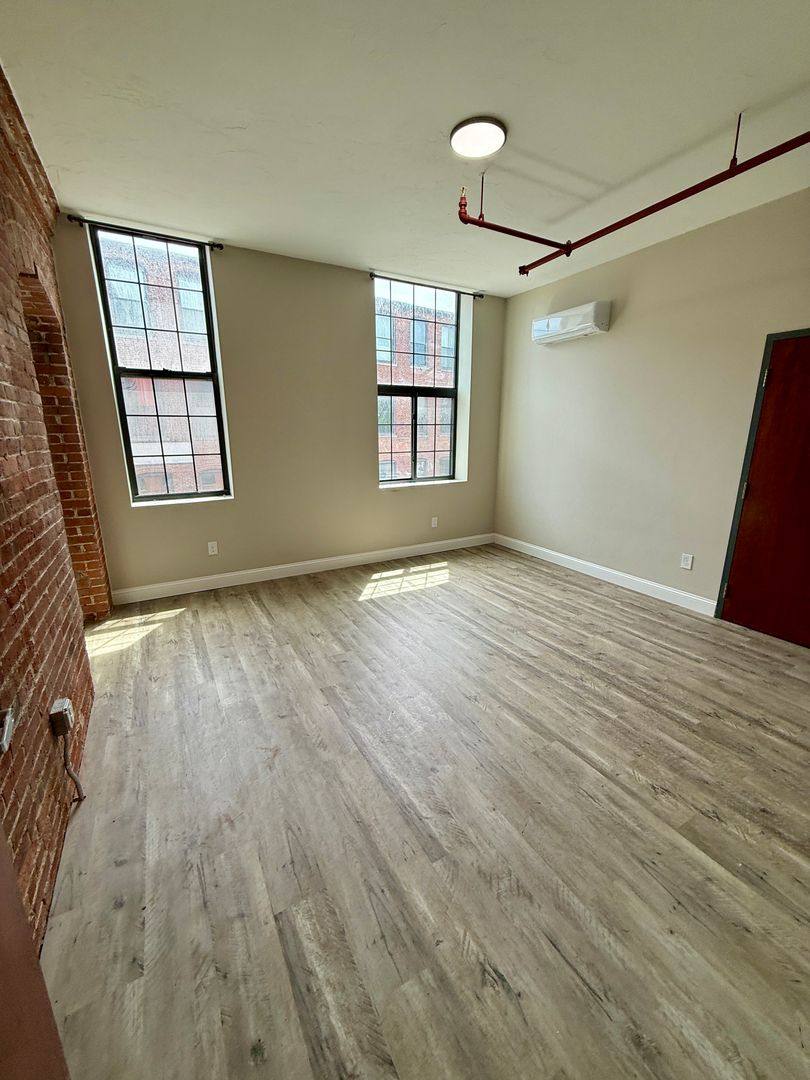 Apartment for rent at 70 Webster St, Worcester, MA 01603