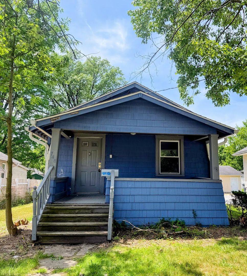 House for rent at 748 Hudson Ave, Akron, OH 44306