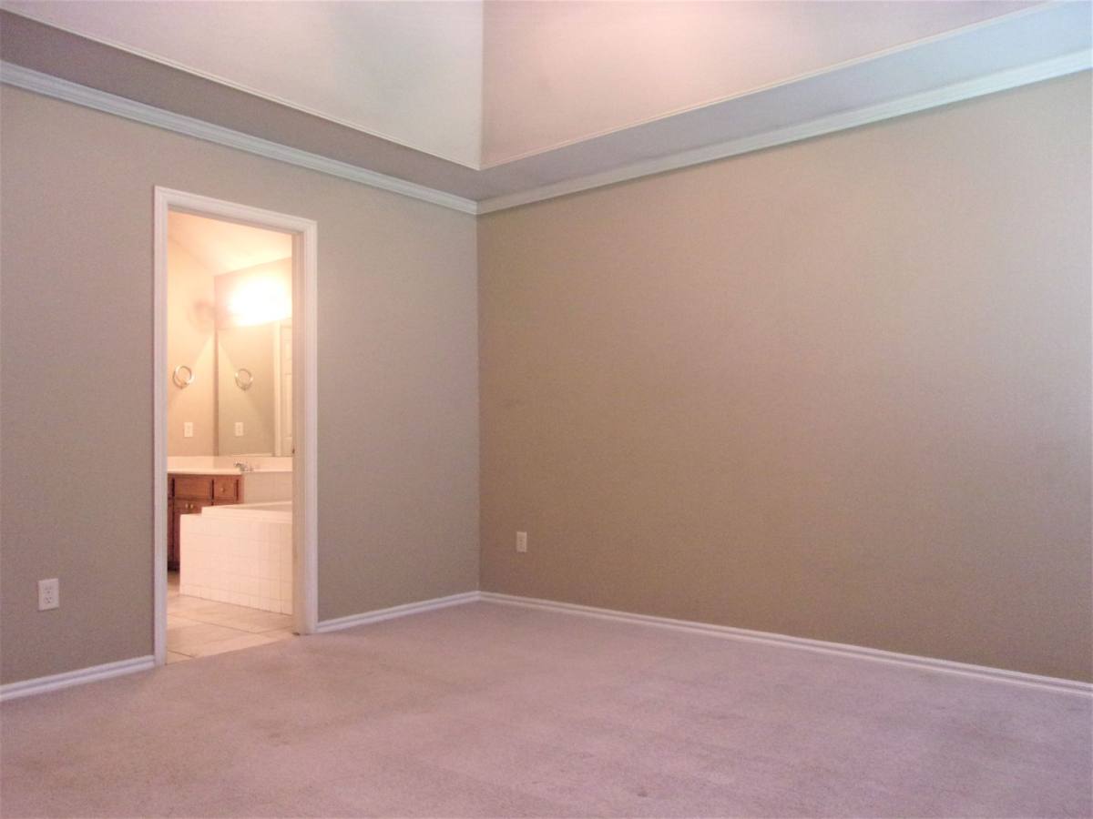 House for rent at 13821 Pawnee Dr, Edmond, OK 73013