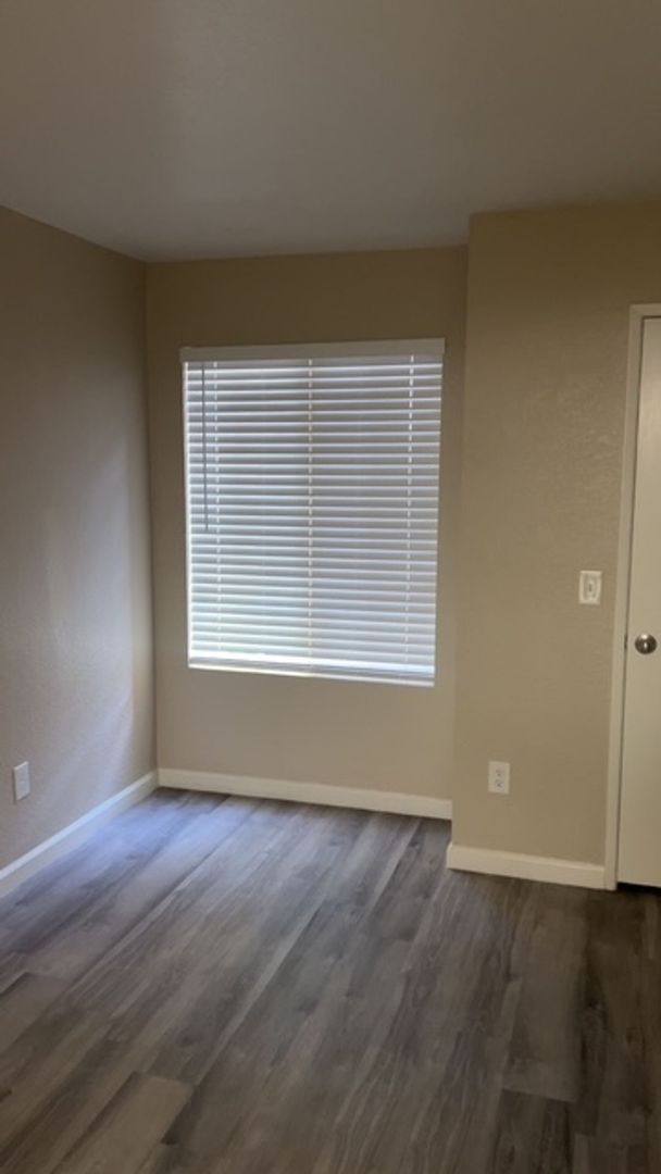Apartment for rent at 1110 Redwood St, Las Vegas, NV 89146