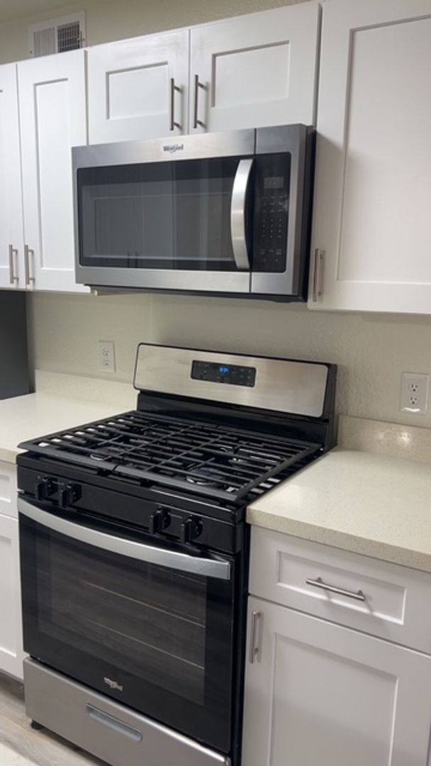 Apartment for rent at 1110 Redwood St, Las Vegas, NV 89146