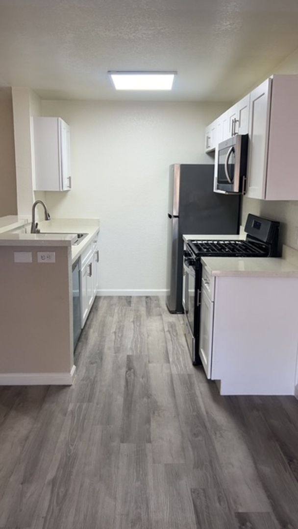 Apartment for rent at 1110 Redwood St, Las Vegas, NV 89146