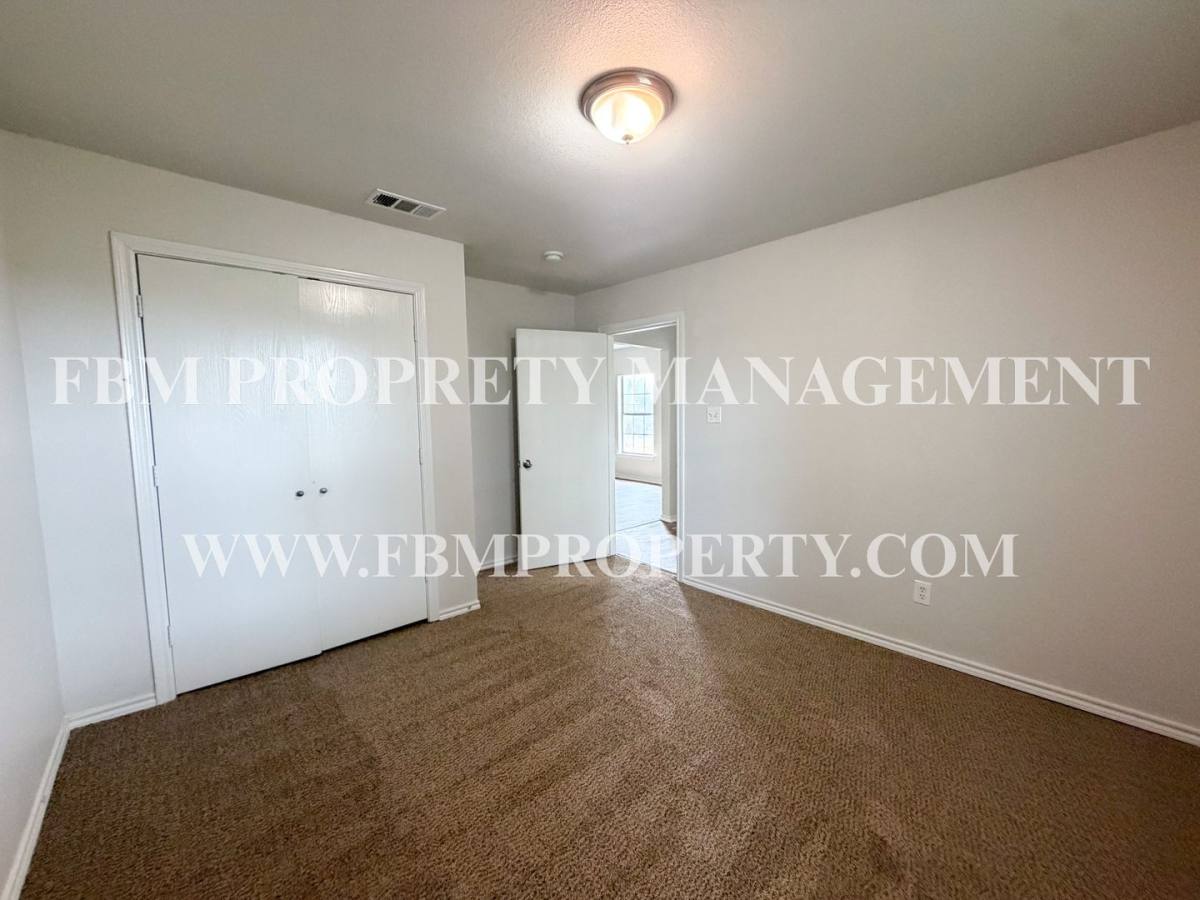 House for rent at 1309 N Clay St, Ennis, TX 75119