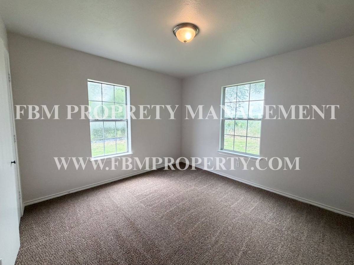 House for rent at 1309 N Clay St, Ennis, TX 75119