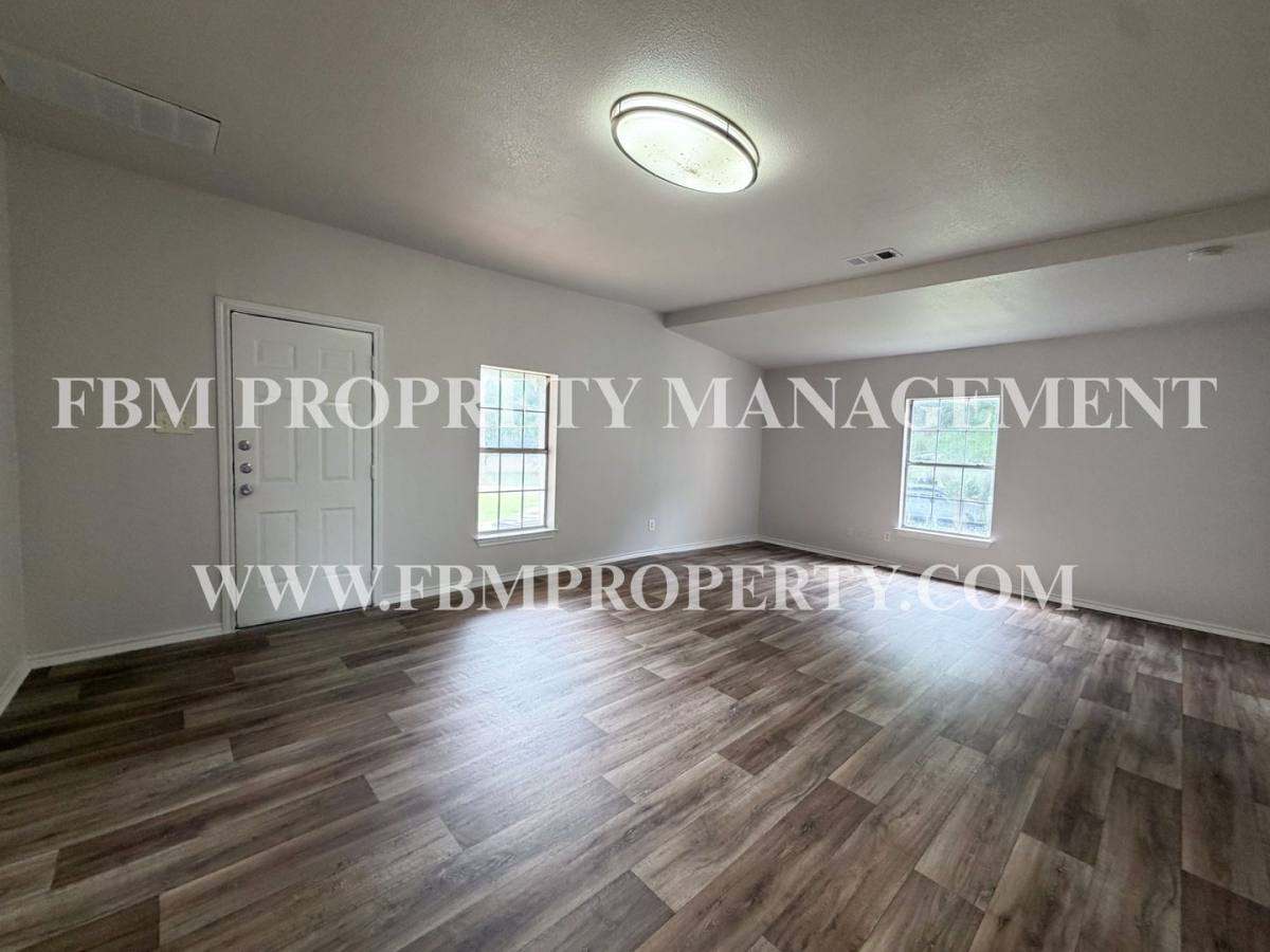 House for rent at 1309 N Clay St, Ennis, TX 75119