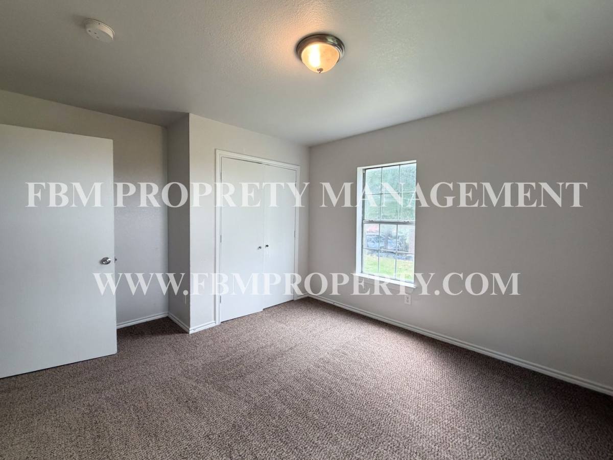 House for rent at 1309 N Clay St, Ennis, TX 75119