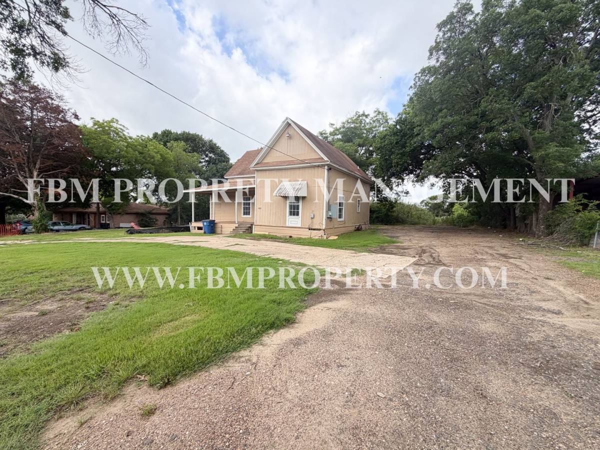 House for rent at 1309 N Clay St, Ennis, TX 75119