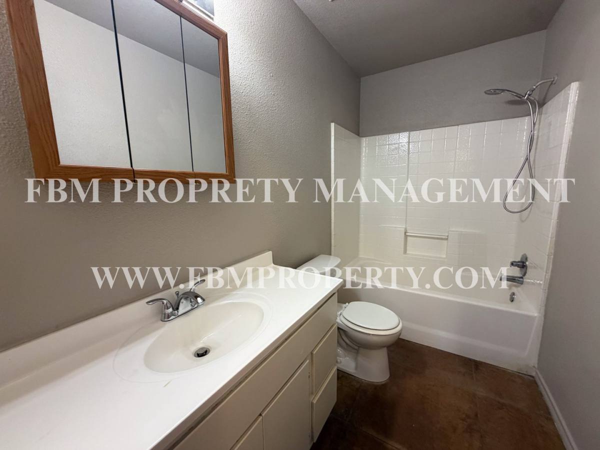 Townhouse for rent at 212 W Lamar St, Palmer, TX 75152