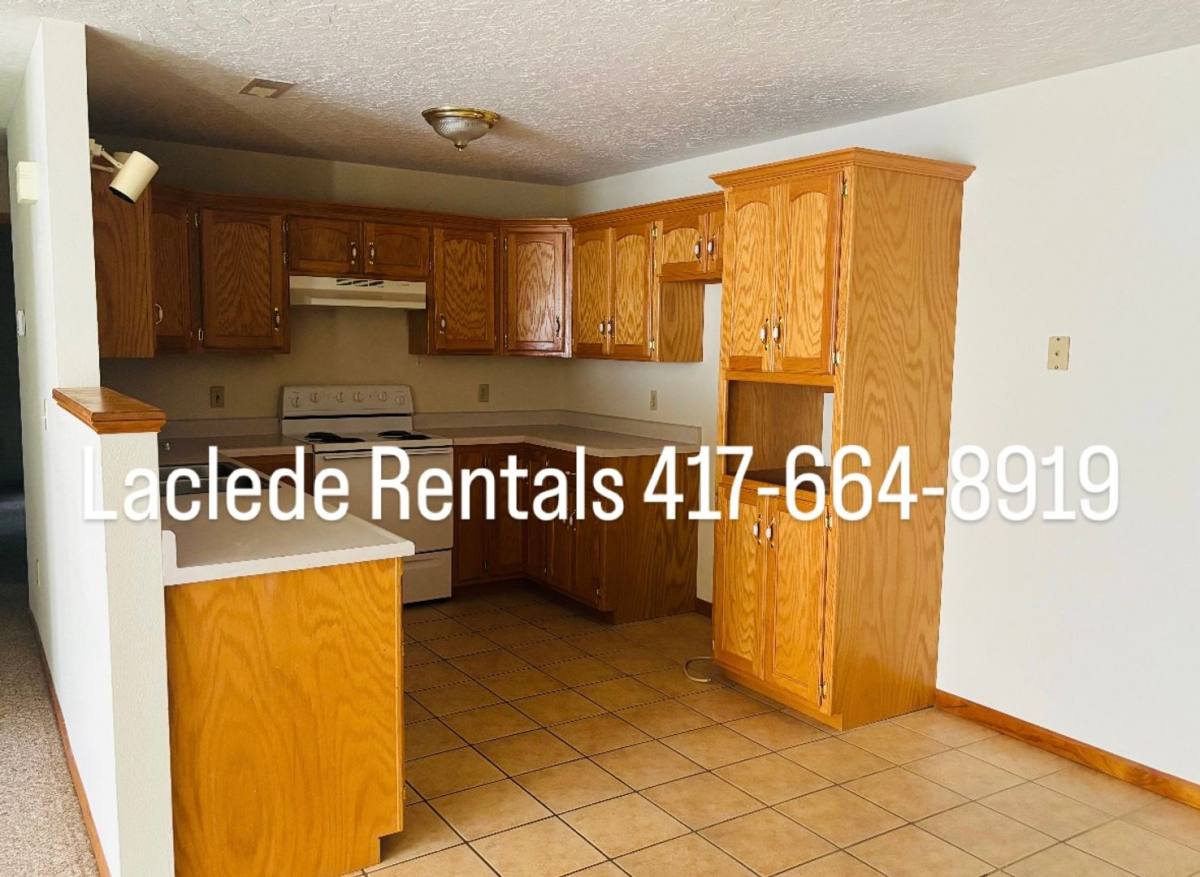 House for rent at 2067 Highland Dr, Lebanon, MO 65536