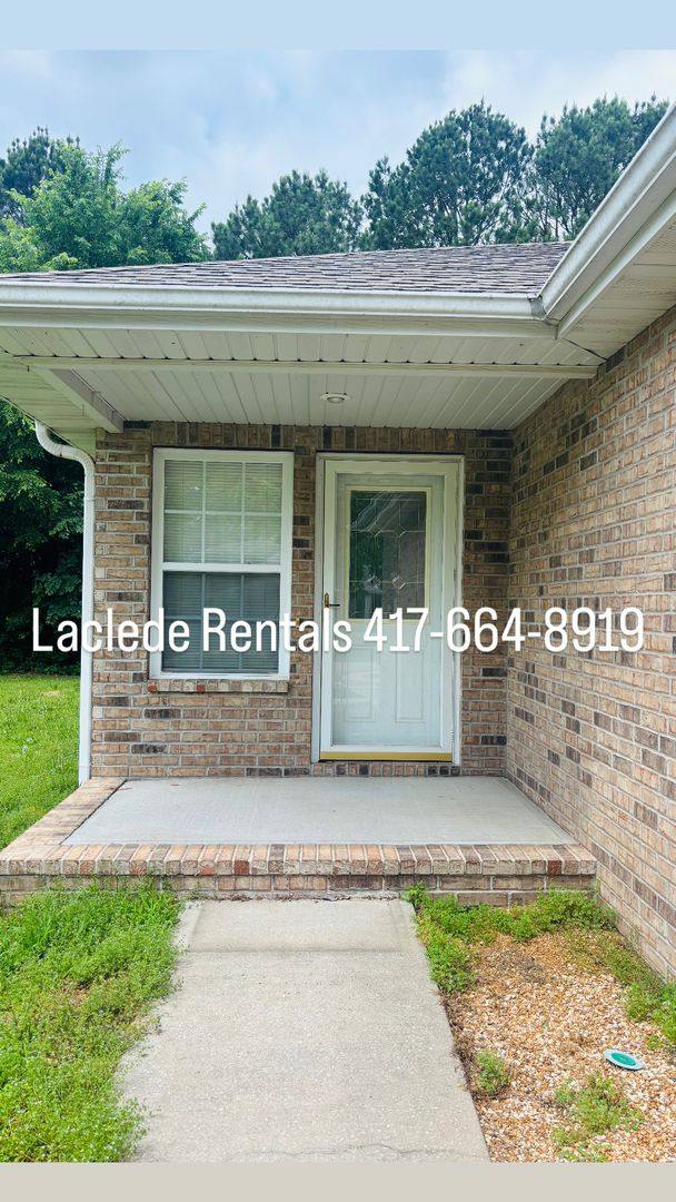 House for rent at 2067 Highland Dr, Lebanon, MO 65536