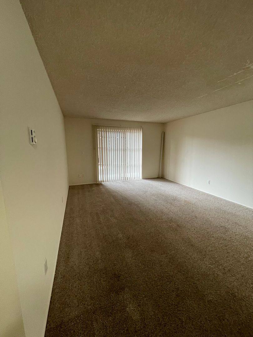 451 W 13th Ave, Eugene, OR 97401 - Apartment for Rent - Image 5