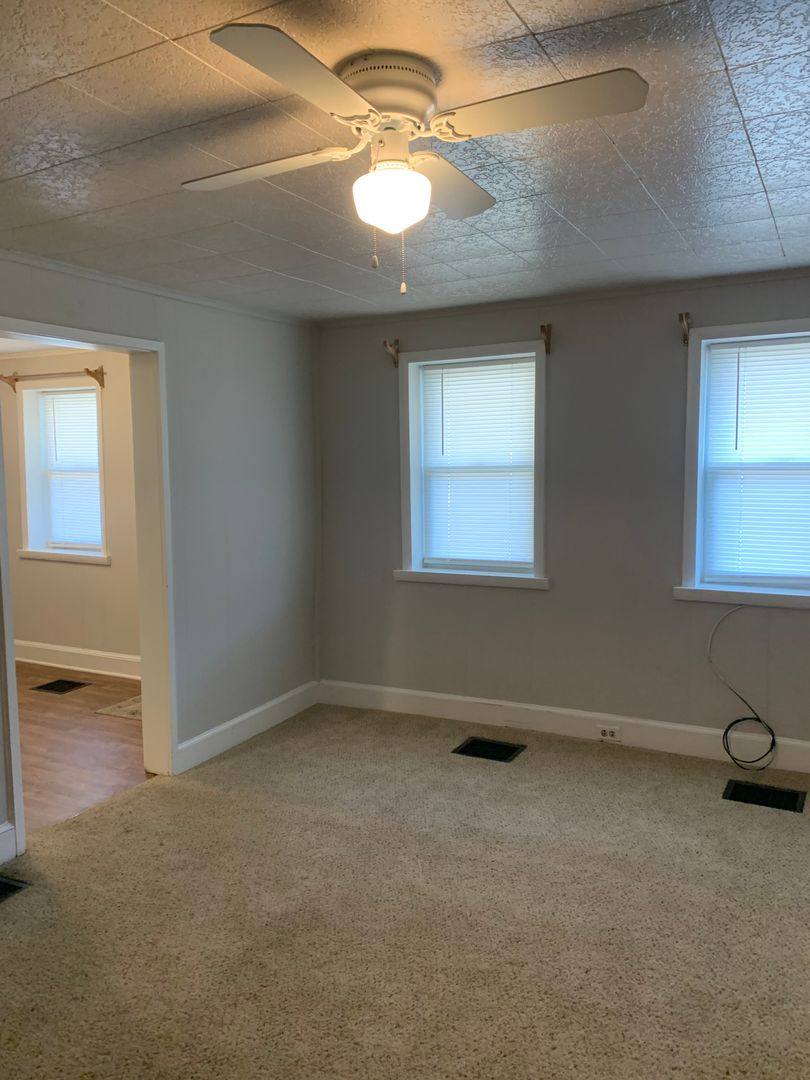 House for rent at 21519 Leitersburg-Smithsburg Rd, Hagerstown, MD 21742