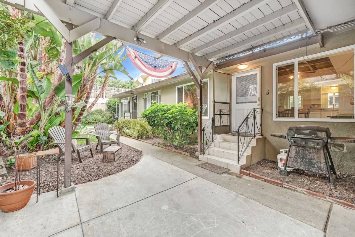 Apartment for rent at 234 W Escalones, San Clemente, CA 92672