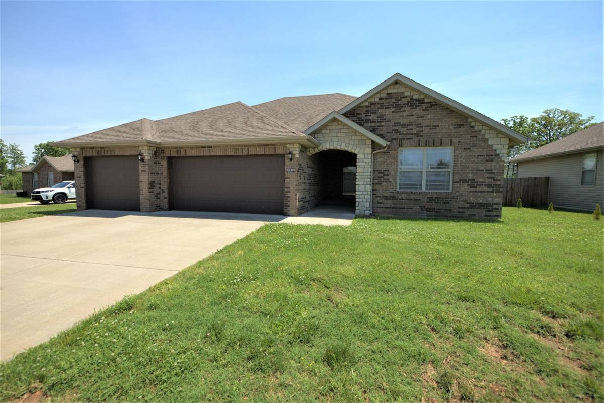 House for rent at 4104 N Grassland, Ozark, MO 65721