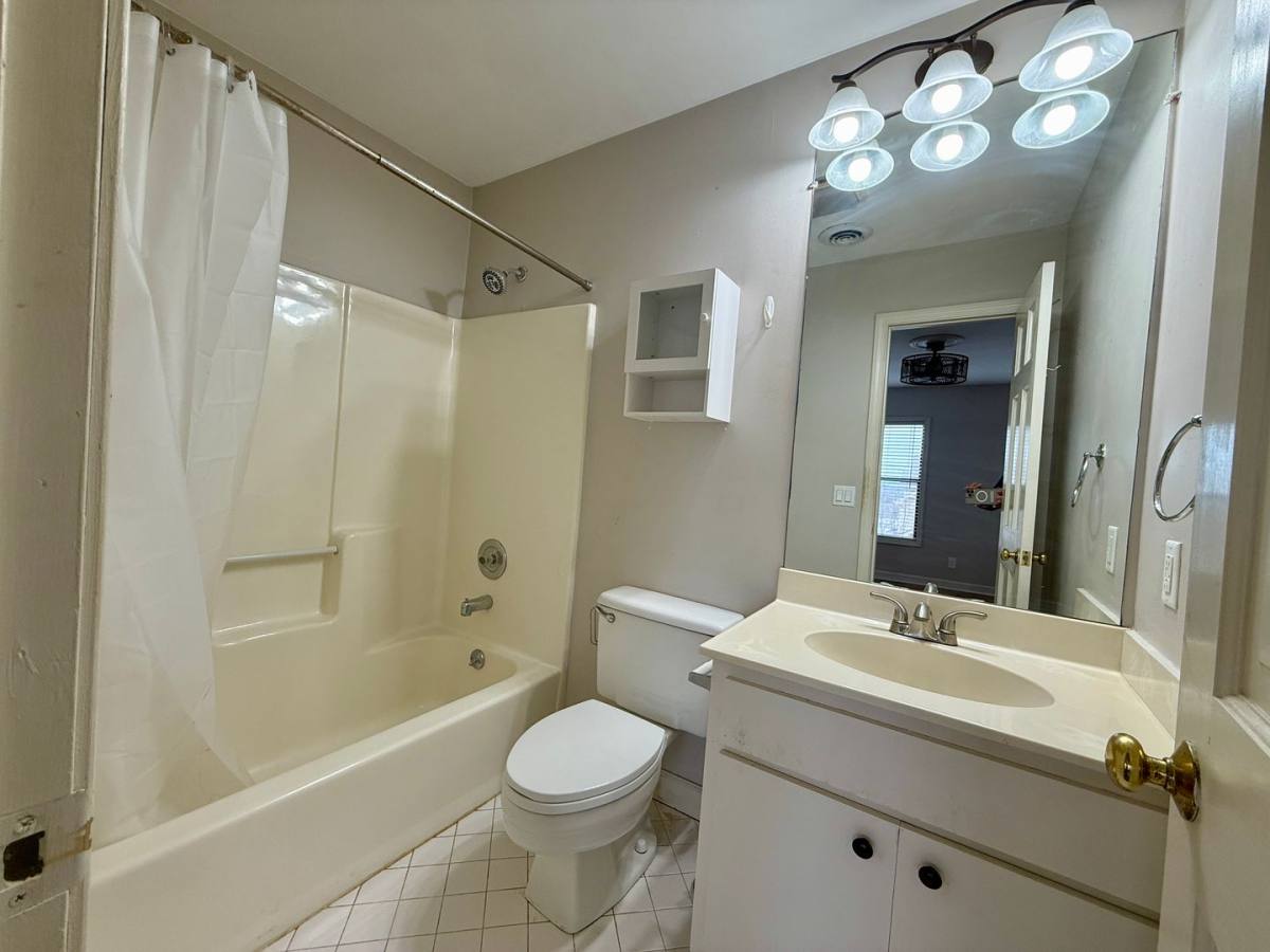 Townhouse for rent at 932 B Russell, Nashville, TN 37206