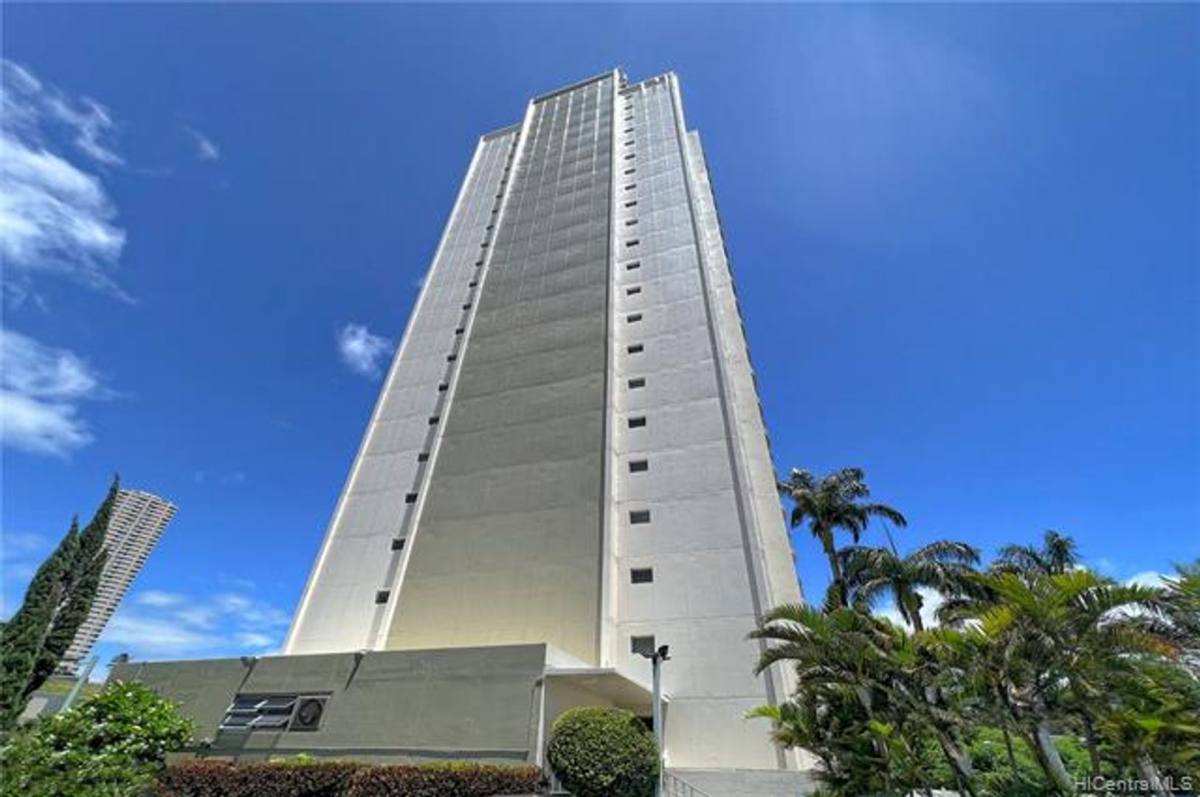 House for rent at 98-1038 Moanalua Rd, Aiea, HI 96701