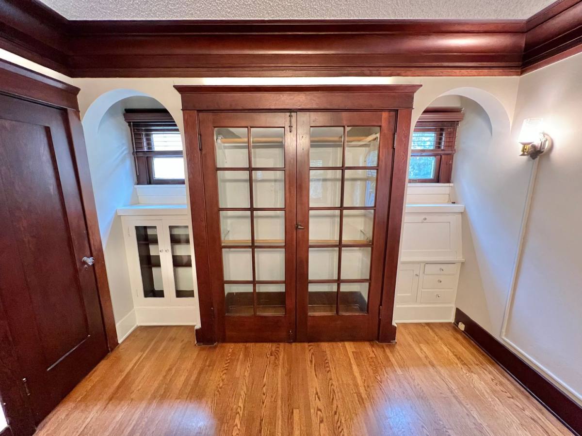 Apartment for rent at 366 Carroll Park E, Long Beach, CA 90814