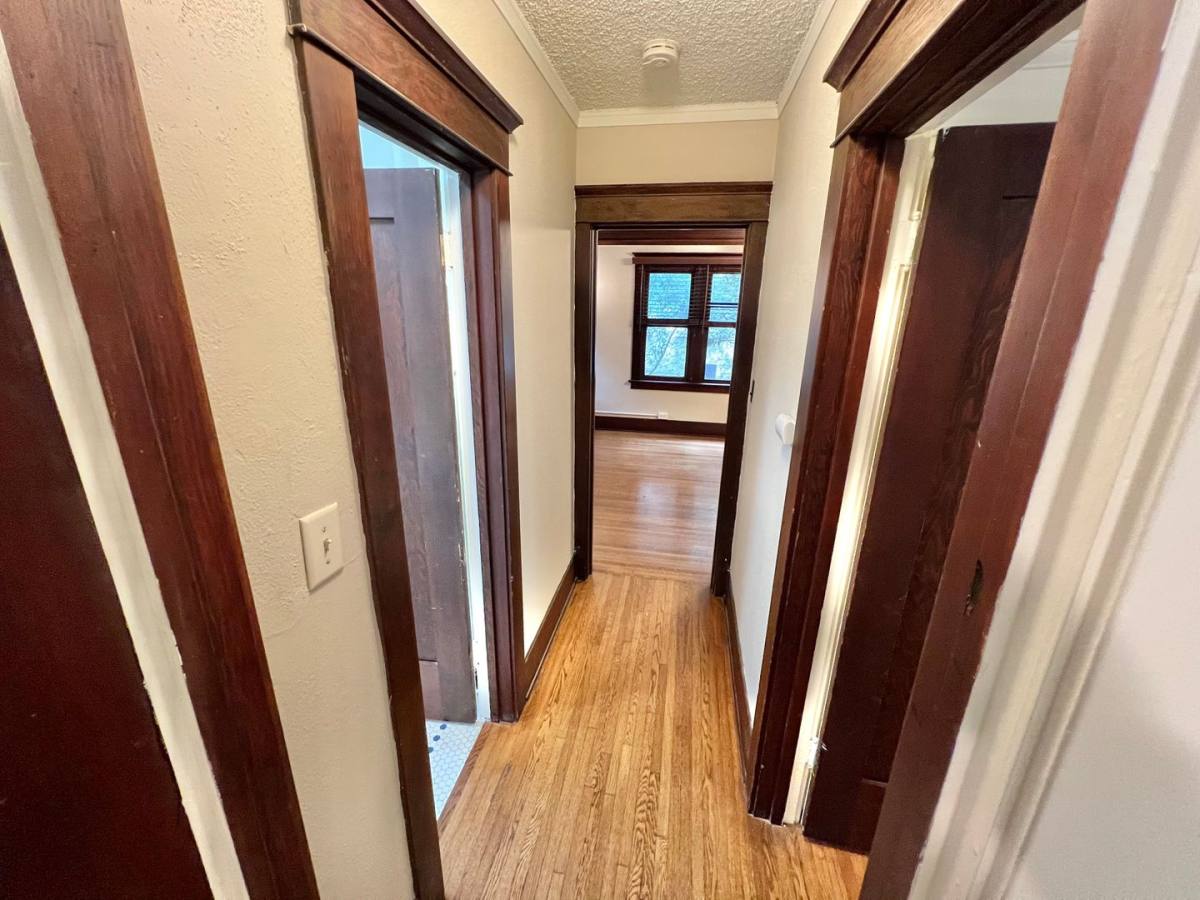 Apartment for rent at 366 Carroll Park E, Long Beach, CA 90814